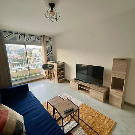 Апартаменты Cozy Near Promenade *