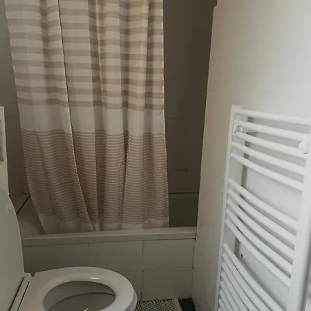 Cozy Near Promenade Апартаменты *